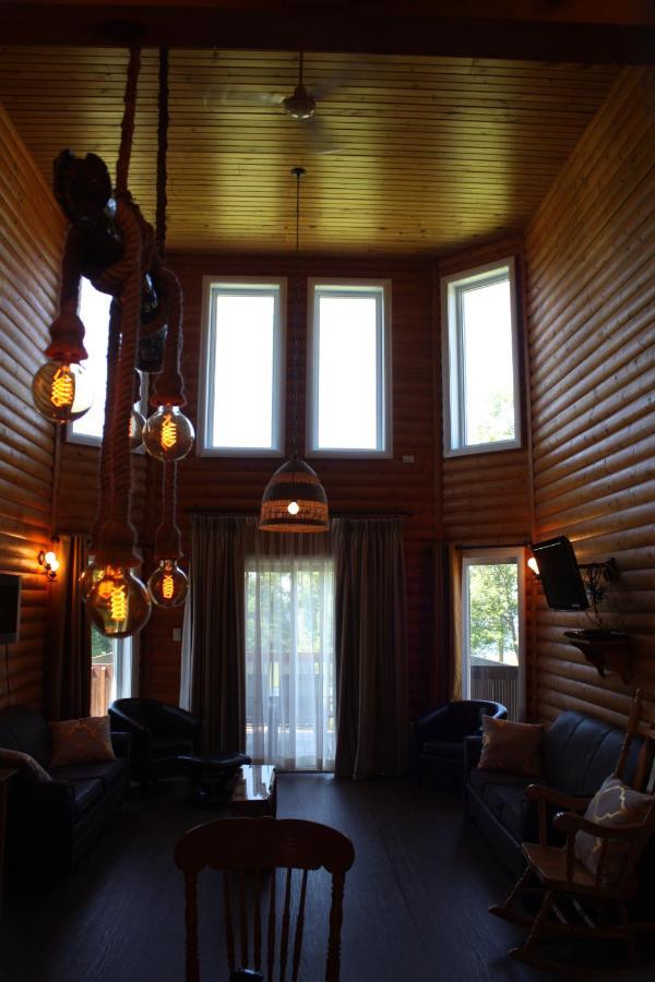 Chalets Et Spa Lac Saint-Jean Чемборд Екстер'єр фото